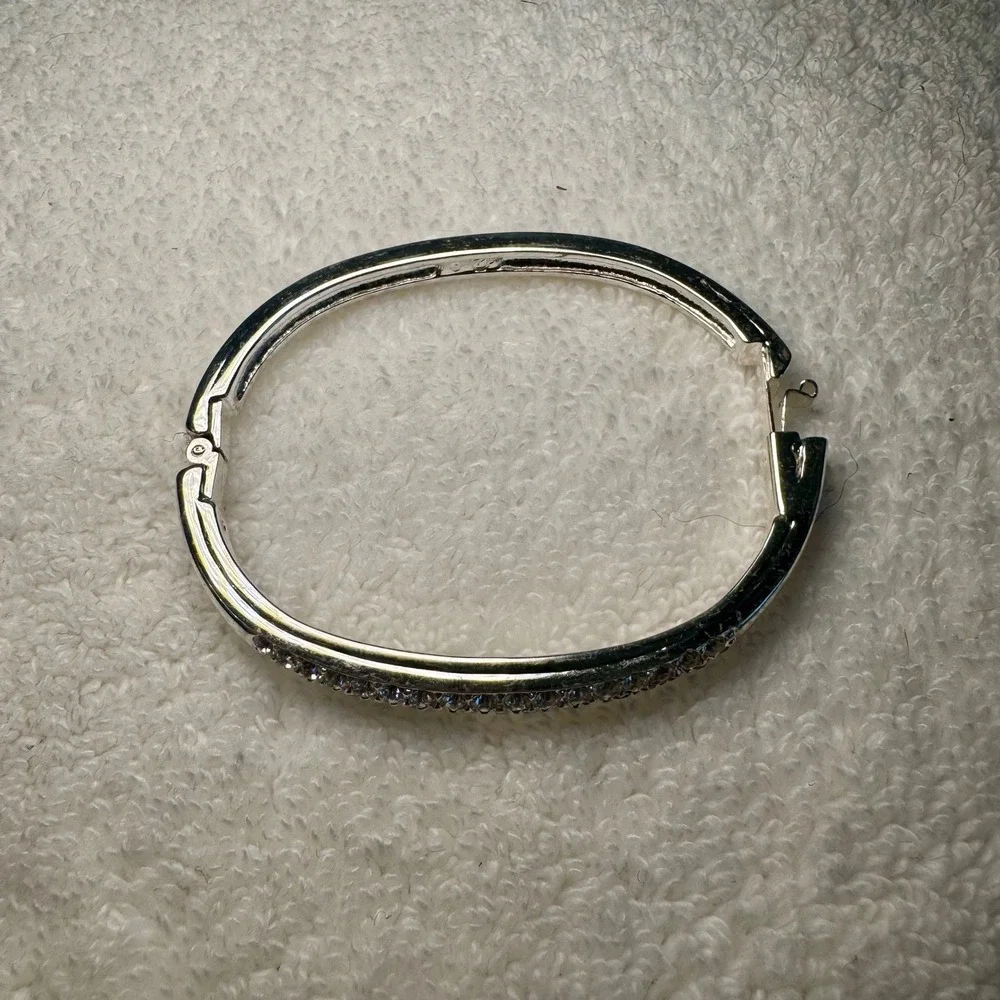 Swarovski Silver Tone Pave Crystal Hinged Bangle Bracelet Swan Logo